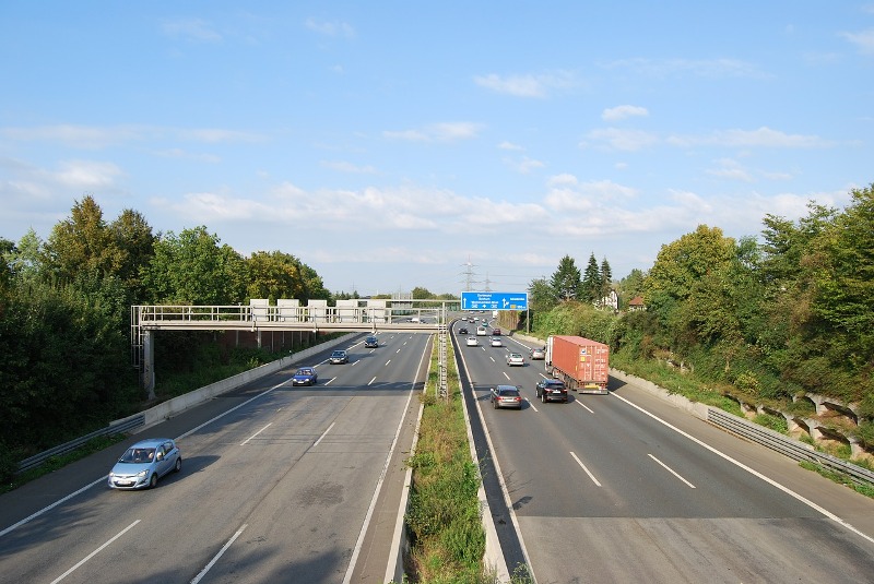 Autostrăzile din Germania rămân paradisul vitezomanilor. Limitele generale de viteză, respinse de politicieni