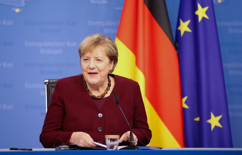 Merkel cere „restricţii suplimentare” împotriva răspândirii COVID-19