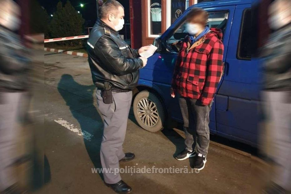 Pasagera unui microbuz cu destinația Germania, depistată la frontiera română cu viză Schengen falsă