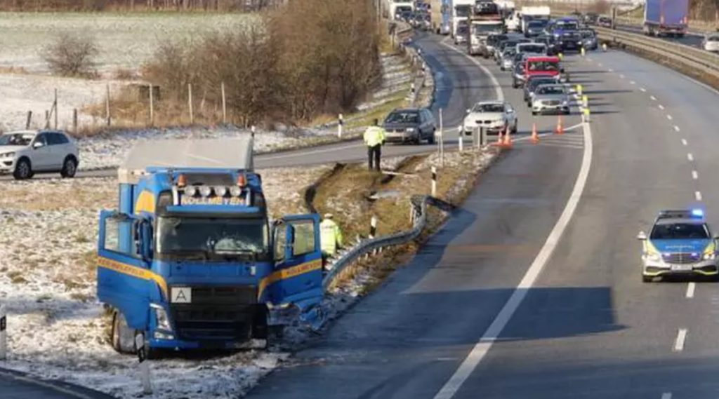 Accident în Germania: Șofer român drogat, fără permis de conducere, arestat