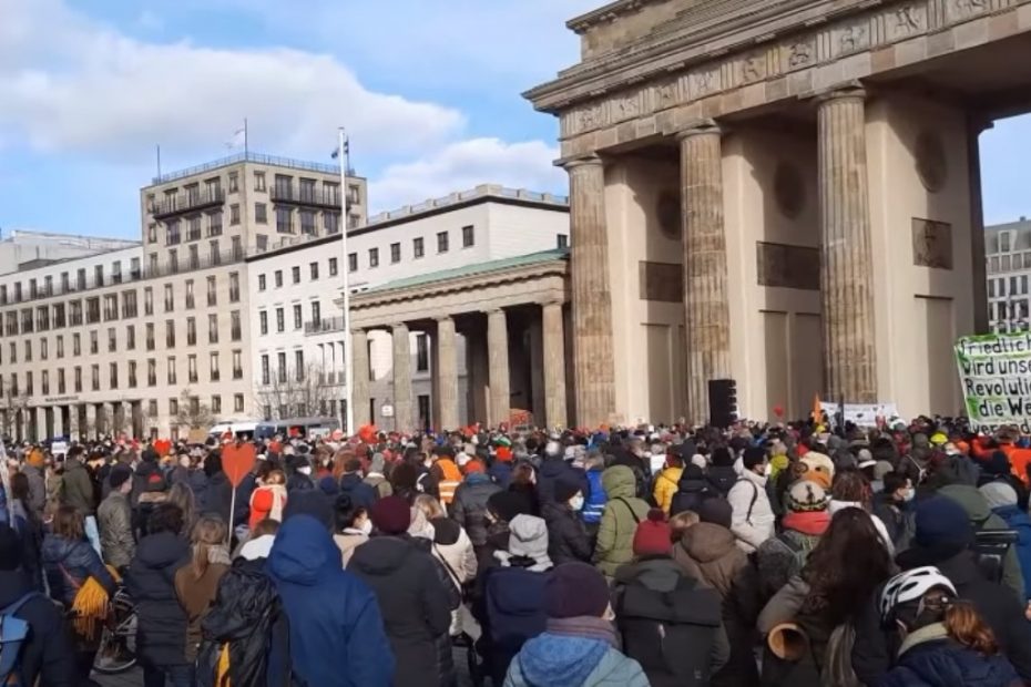 Demonstrații împotriva restricțiilor în Germania