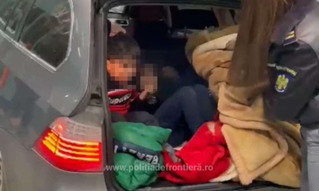 copii ascunși de părinți în portbagaj 
