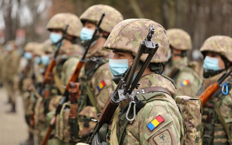 Românii din Europa, obligați să revină în țară în 5 zile, în caz de război