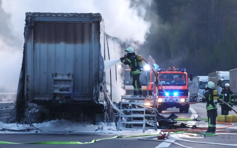 Germania camion cuprins de flăcări A4
