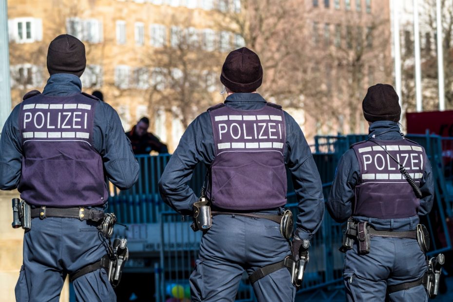 ALERTĂ în Germania Atacuri armate