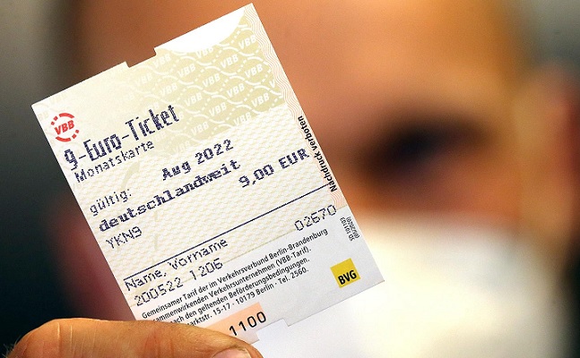 Milioane oameni cumpărat biletul 9 euro