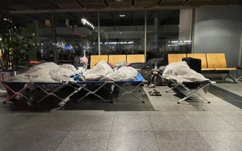 Români blocați pe aeroportul din Dortmund