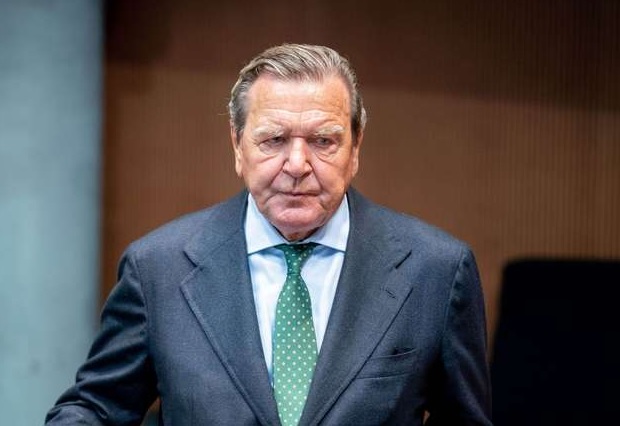 Gerhard Schröder judecată Bundestagul