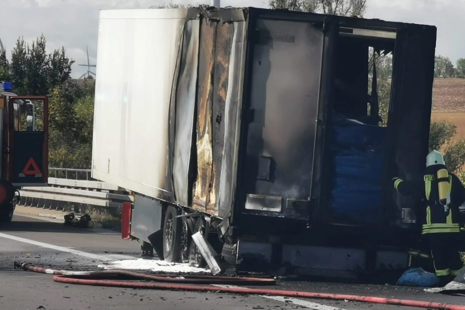 Incendiu la un camion condus de un român pe A14