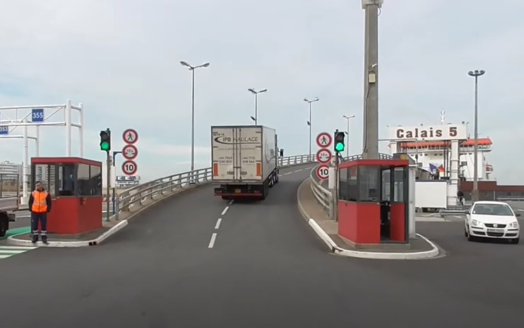 Șofer român de camion, condamnat în Franța