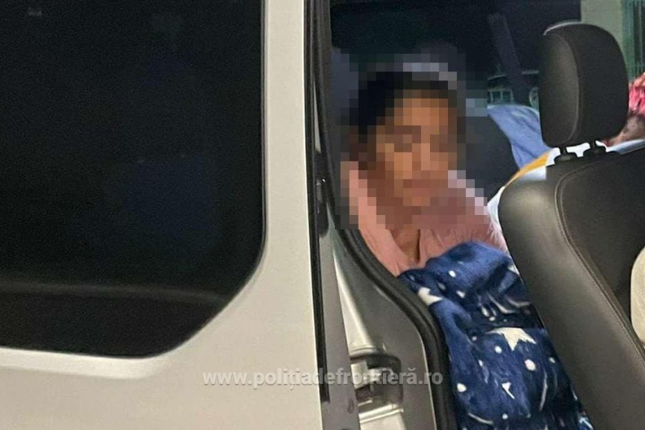 O minoră a încercat să-și scoată ilegal bebelușul din țară