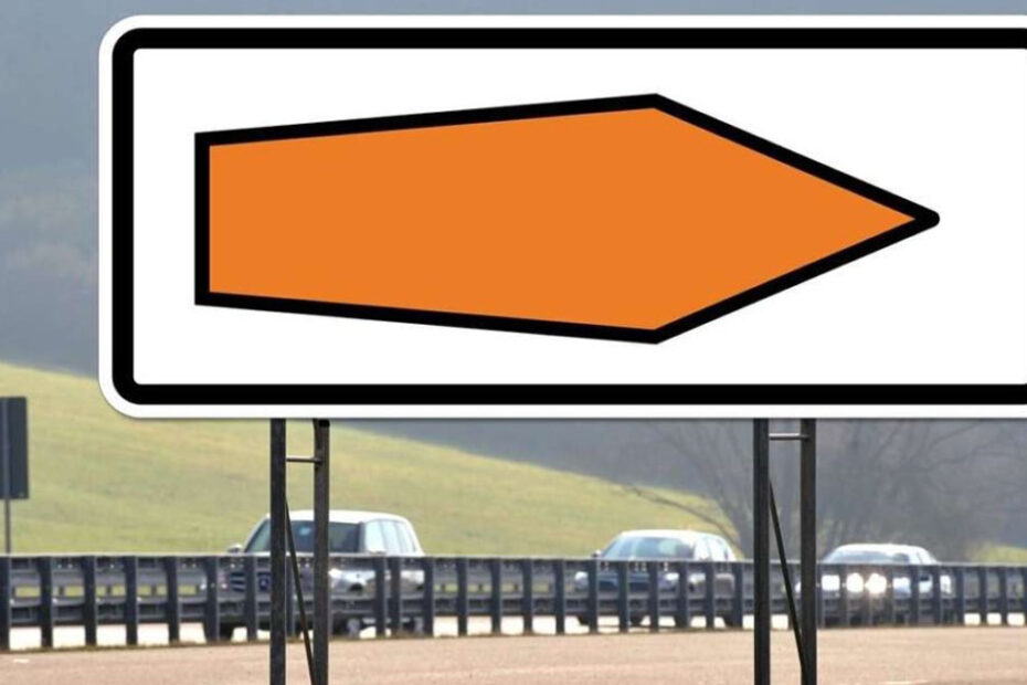 Săgeata portocalie pe autostradă în Germania