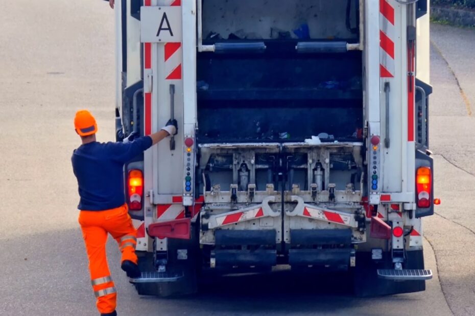 Român aruncat în camionul cu gunoi în Germania