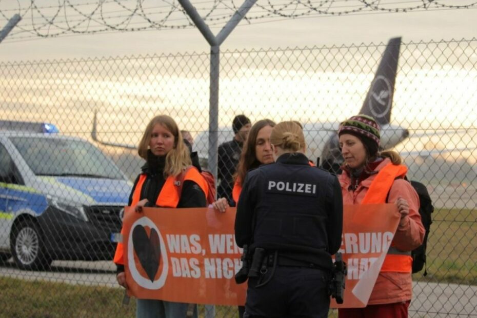 Proteste împotriva biletelor ieftine de avion