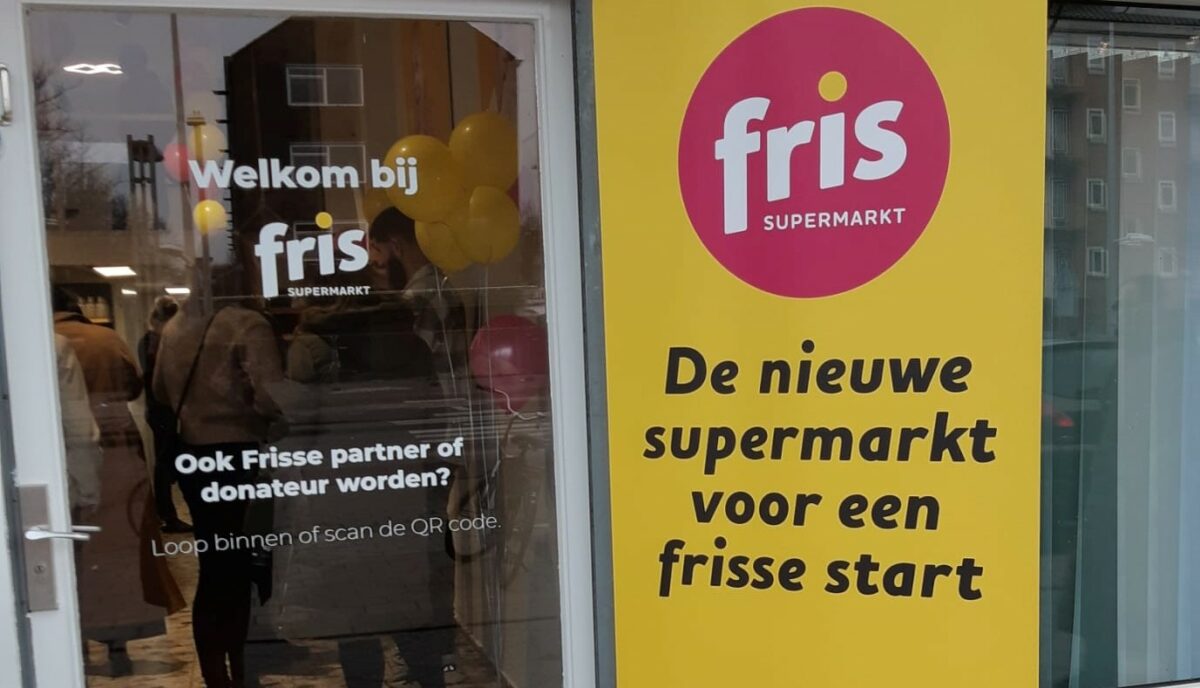 Supermarketul Fris oferă alimente gratuite