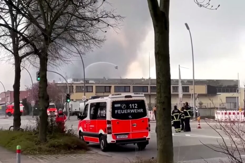 Incendiul care a izbucnit duminică în Hamburg