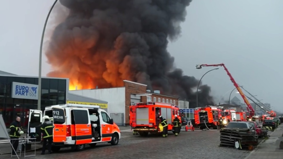 Incendiu de amploare în Hamburg Germania