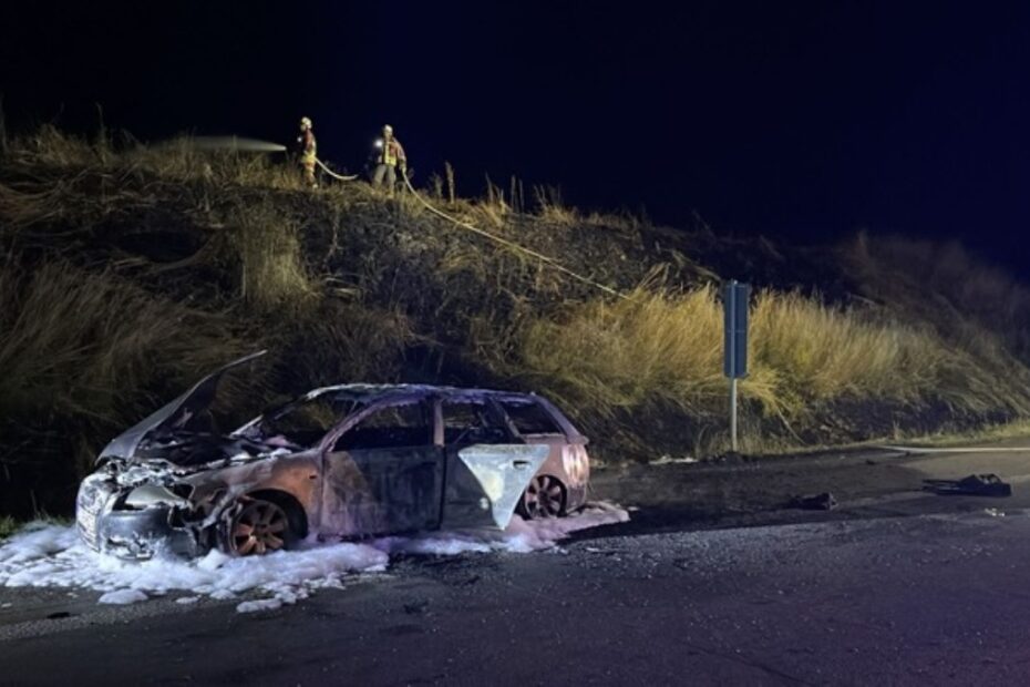 Mașina unui român cuprinsă de flăcări pe A4 în Germania