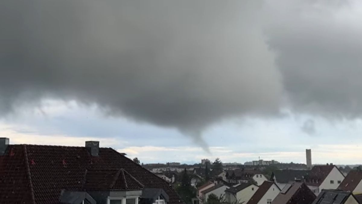 Tornadă în Bavaria - Un spectacol natural devastator a avut loc în Bavaria.