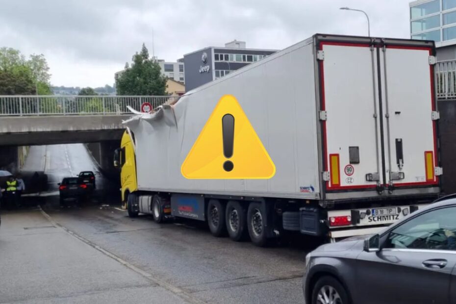 Blocat cu camionul într-un pasaj subteran din Elveția