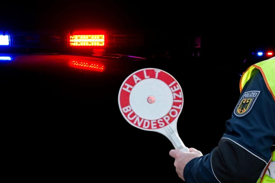Control rutier fictiv în Germania polițist acuzat de furt