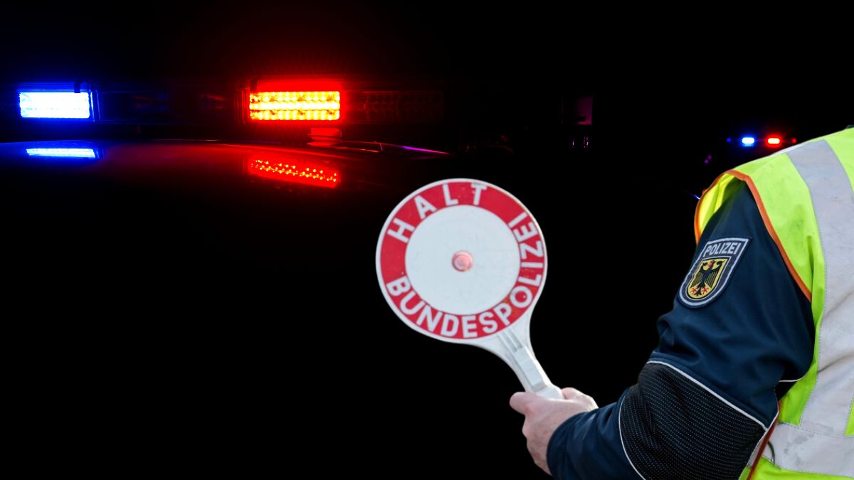Control rutier fictiv în Germania polițist acuzat de furt