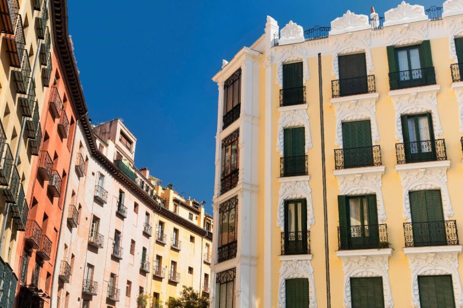 Locuințe ieftine prin licitație publică în Spania
