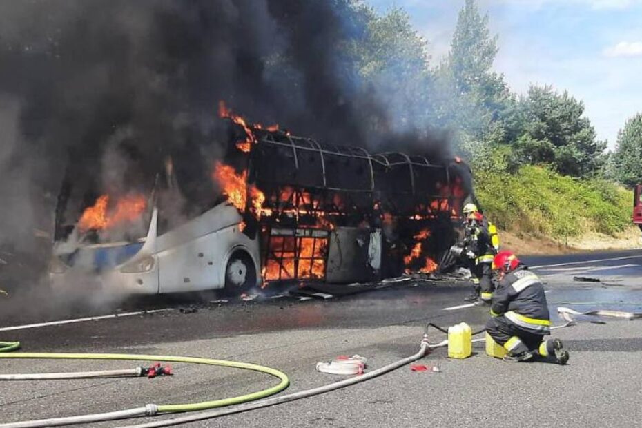 autocar românesc luat foc