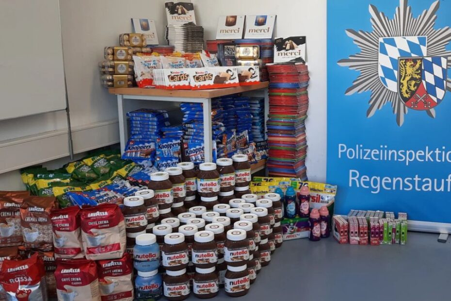 Români arestați pentru furt de ciocolată, cafea, detergenți și țigări