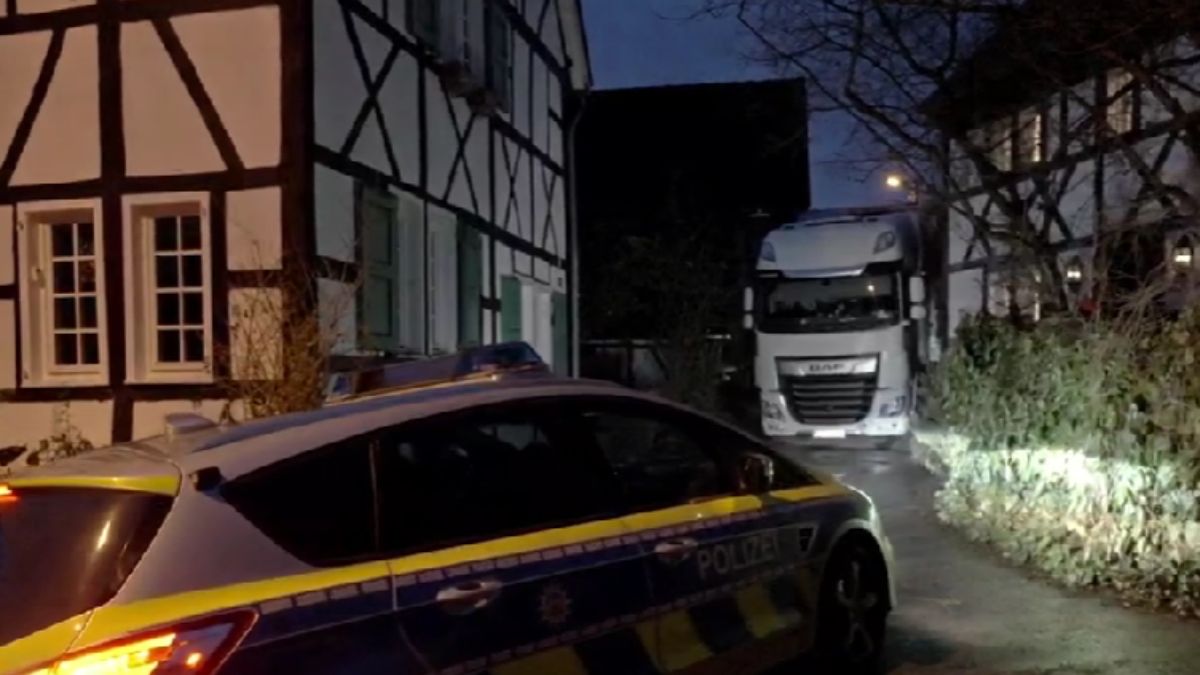 Camion condus de român blocat în Germania