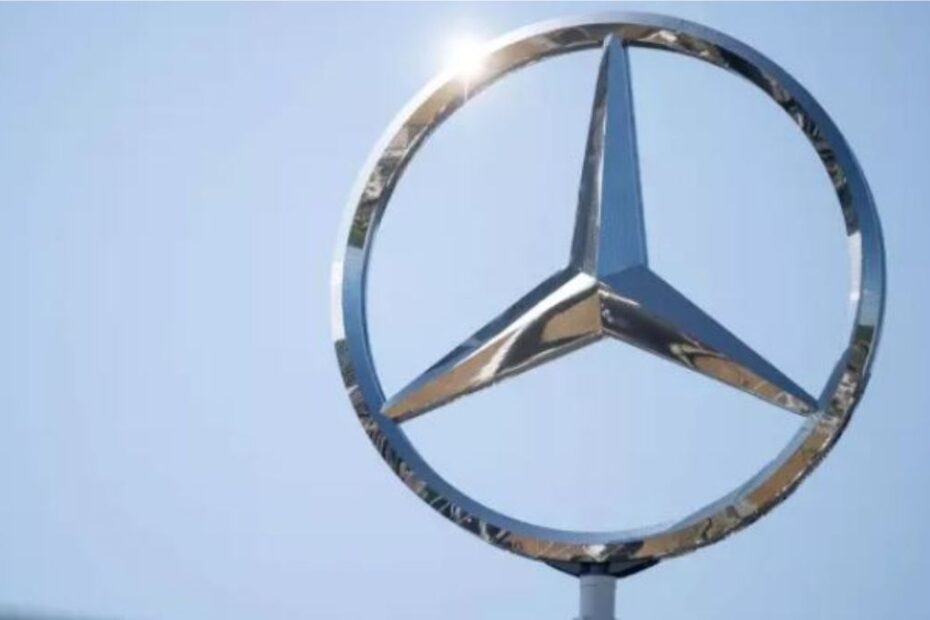 Mercedes recheamă peste 75.000 de vehicule
