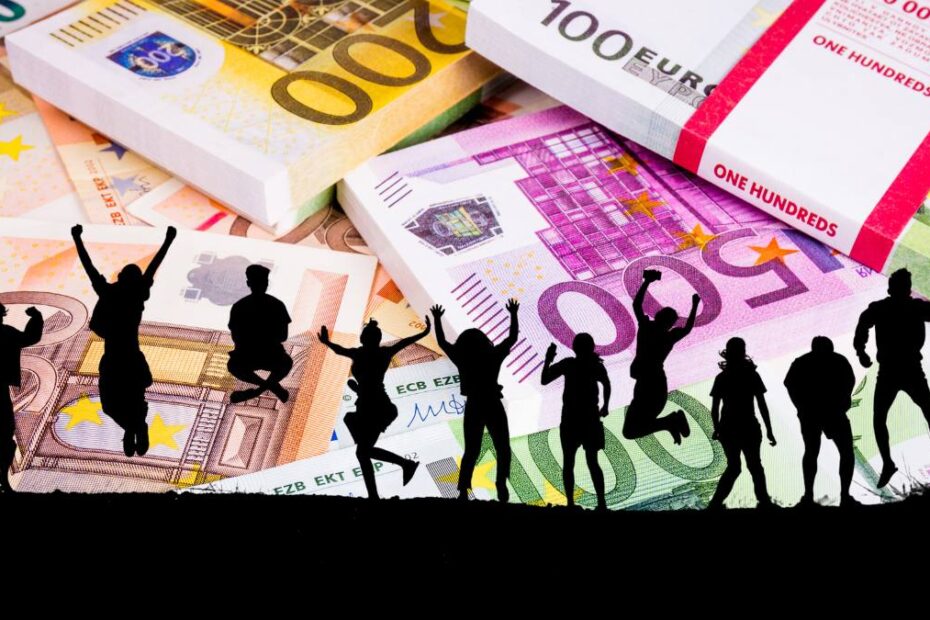 Fraudă de milioane de euro alocații pentru copii