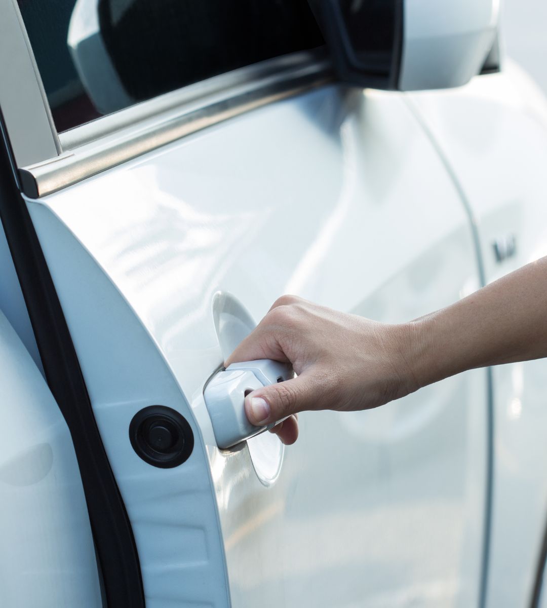 Ce trebuie să știe șoferul care deschide ușa mașinii. Un accident după ieșirea din mașină dă naștere la cereri de despăgubire