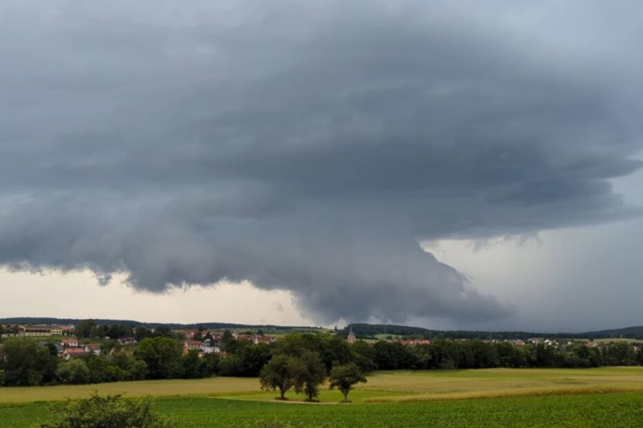 Tornadă și furtuni violente în Germania