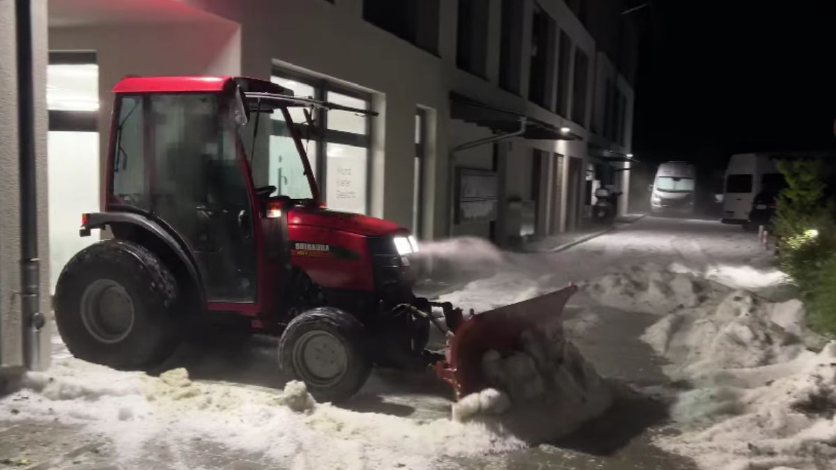 Furtuni grindină fulgere și o tornadă în Germania