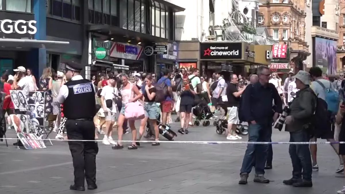 Înjunghieri Leicester Square Londra