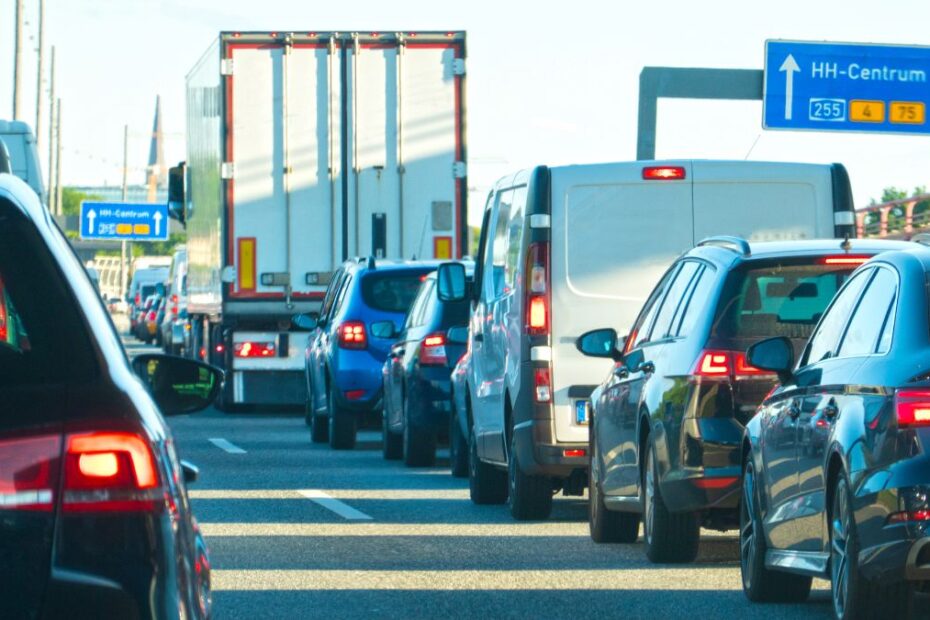 Ieșirea din mașină pe autostradă este permisă