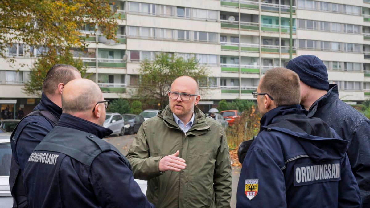 Expulzarea românilor care cer ajutoare sociale în Duisburg Germania