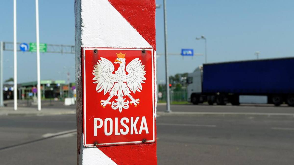 Polonia trimite soldați la granița cu Germania
