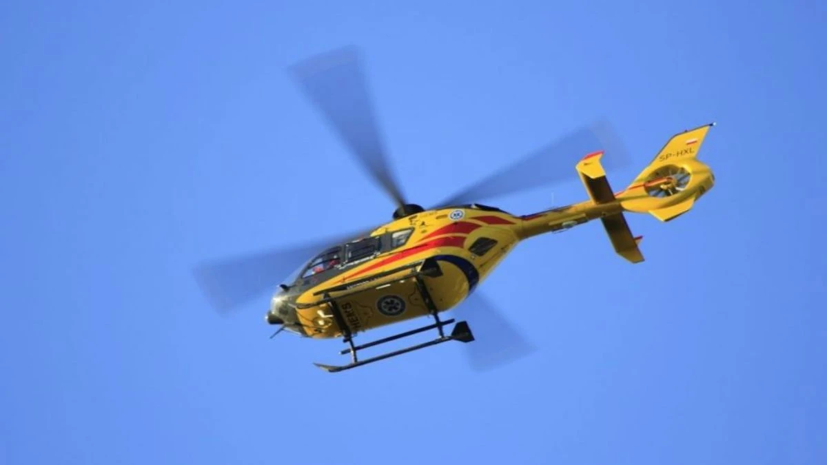 Wypadek w Niemczech. Na zdjęciu: Żółty helikopter ratunkowy w locie