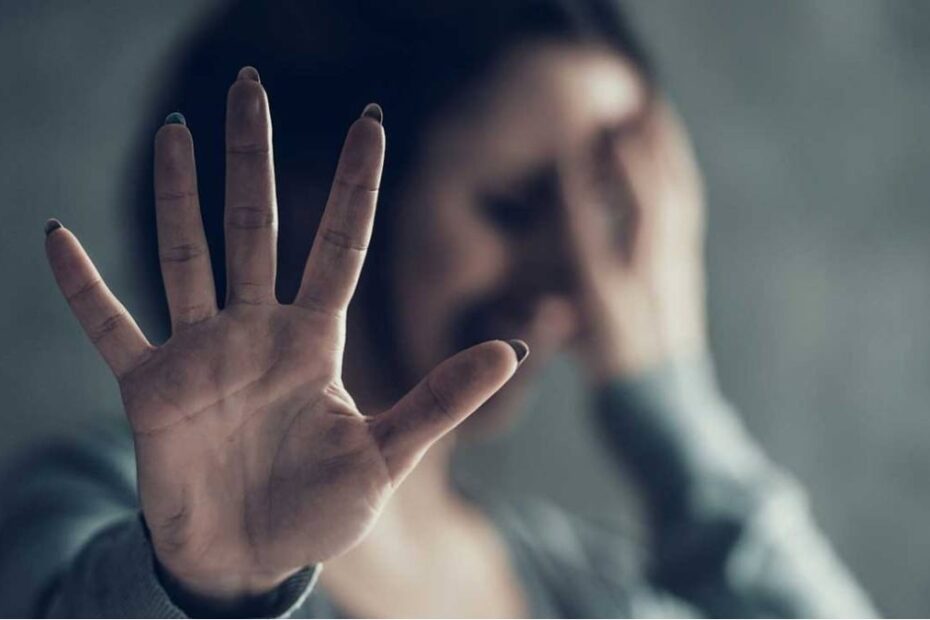 Chiriașă agresată sexual de proprietar