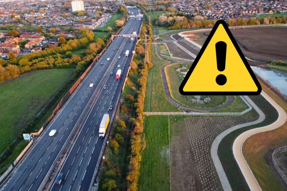 O casă blocată în mijlocul unei autostrăzi