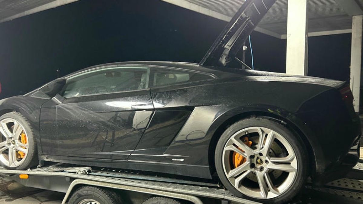 Vameșii germani au confiscat un Lamborghini transportat de un român