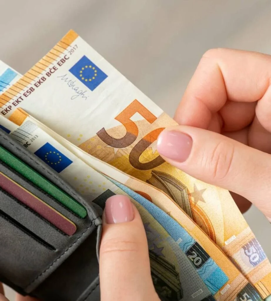 Banki w Europie zalecają trzymanie gotówki w domu