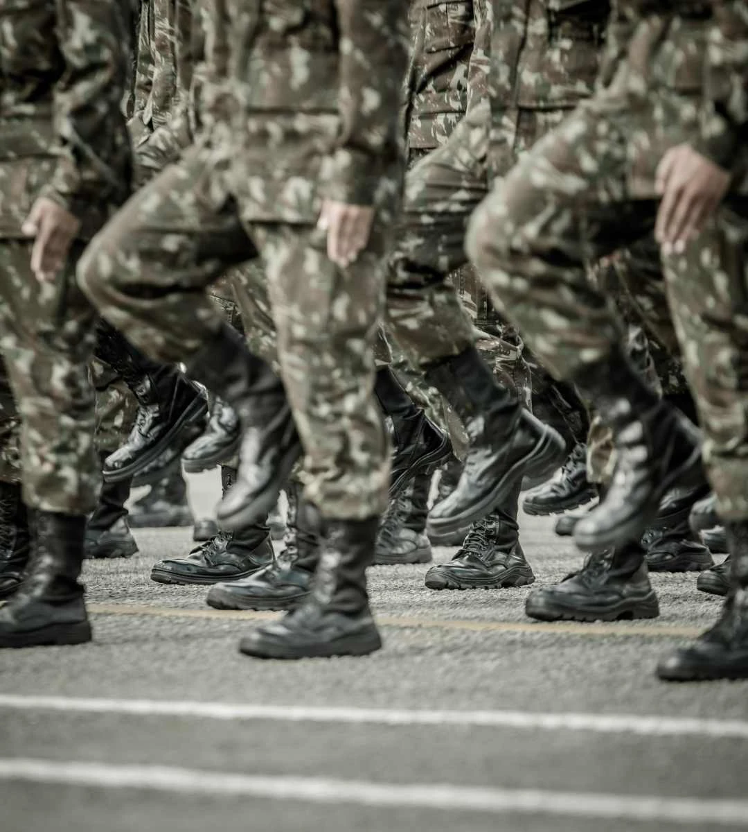 Tinerii, din nou la controlul „cu pantalonii jos”. Revine testarea intimă pentru recrutare. Ministerul Apărării explică de ce