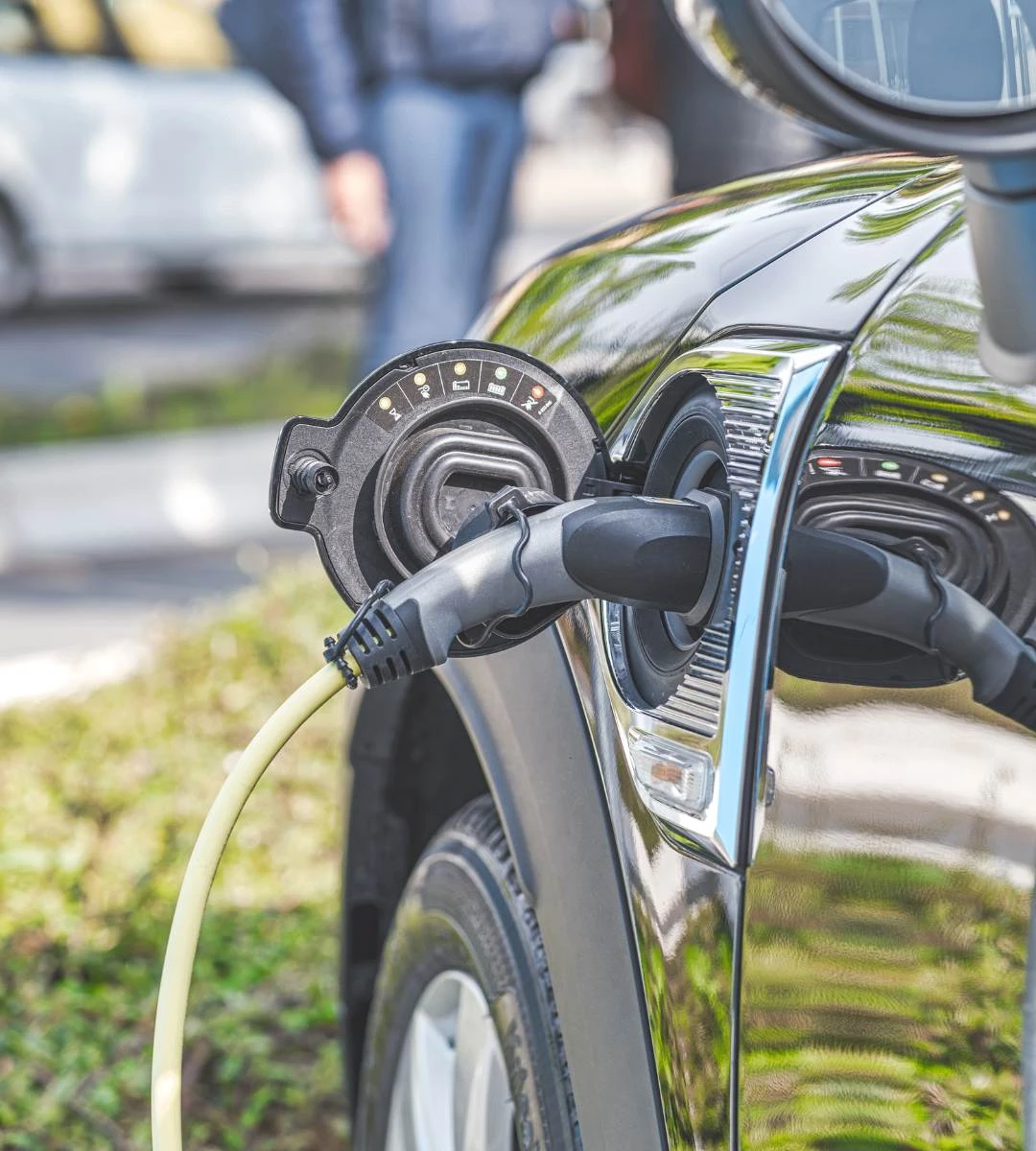 SUV elektryczny z szybkim ładowaniem