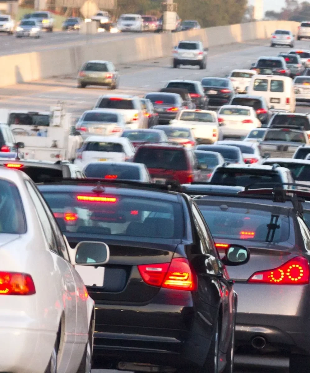 Trafic rutier cu mașini, imagine reprezentativă pentru piața auto europeană