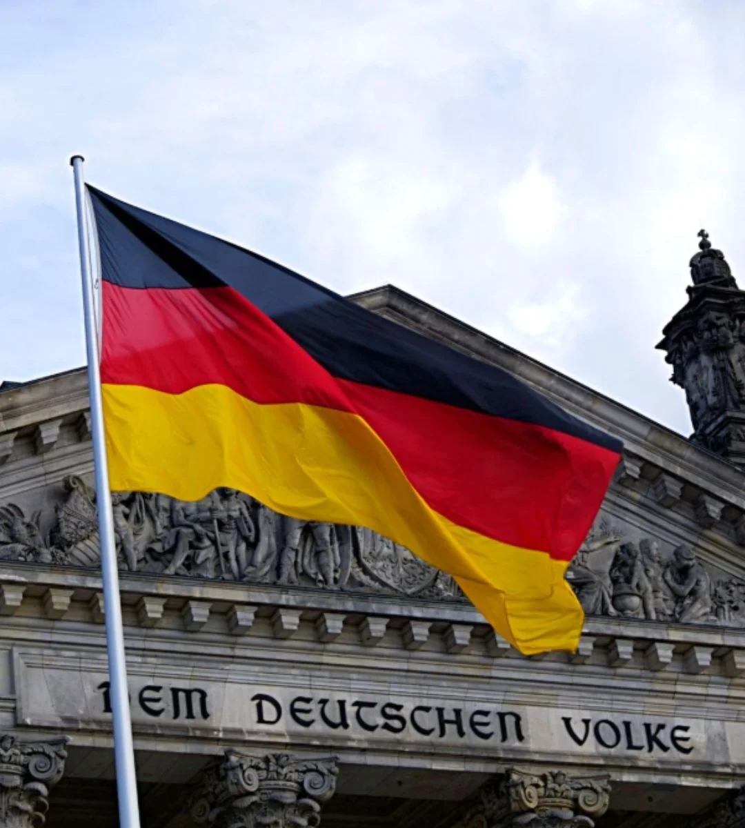 Românii din Germania, prinși într-un sistem medical greoi: așteaptă luni întregi pentru un medic specialist