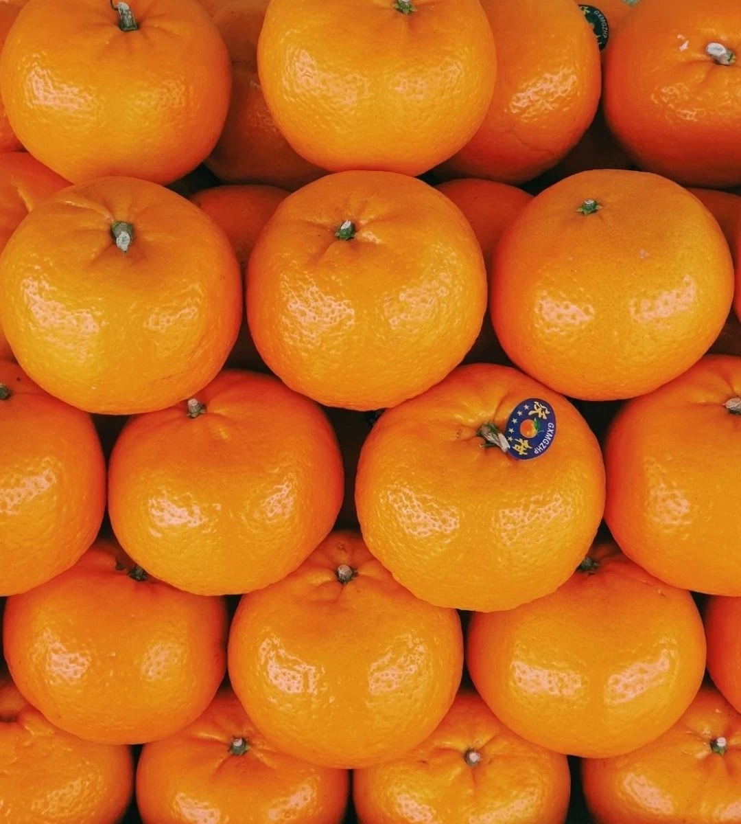Mandarine în plasă în supermarketuri. Iată de ce nu ar trebui niciodată să le cumperi
