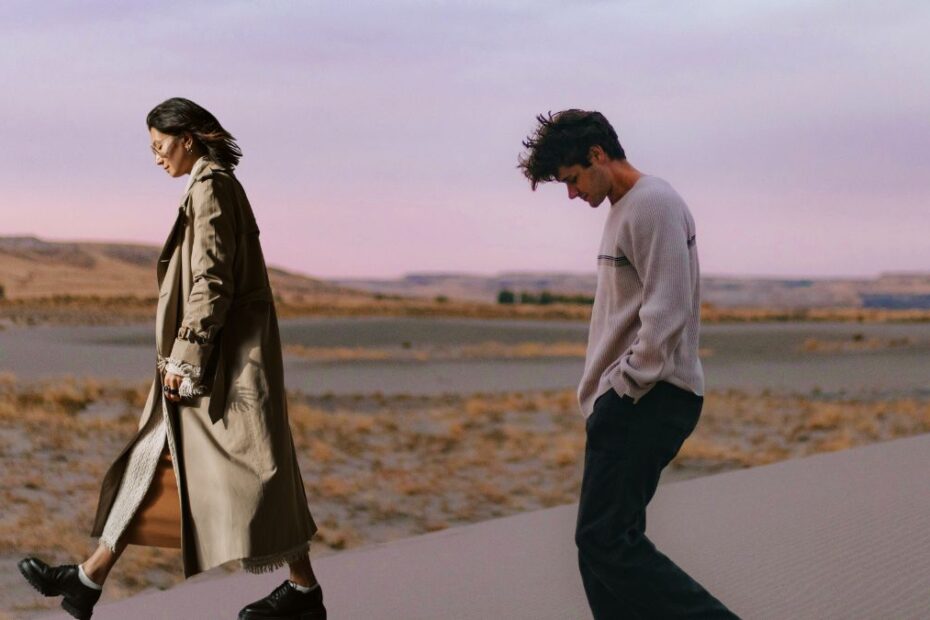 mersul cu privirea în jos